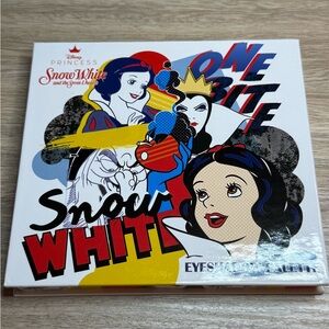 Disney Princess Snow White 12-Color Eyeshadow Palette